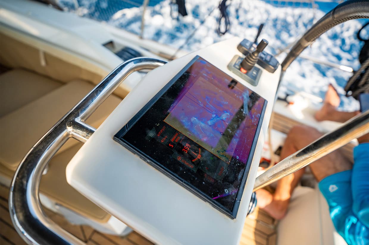 Yacht navigation touchscreen: optical bonding, anti-reflective,  water-resistant.